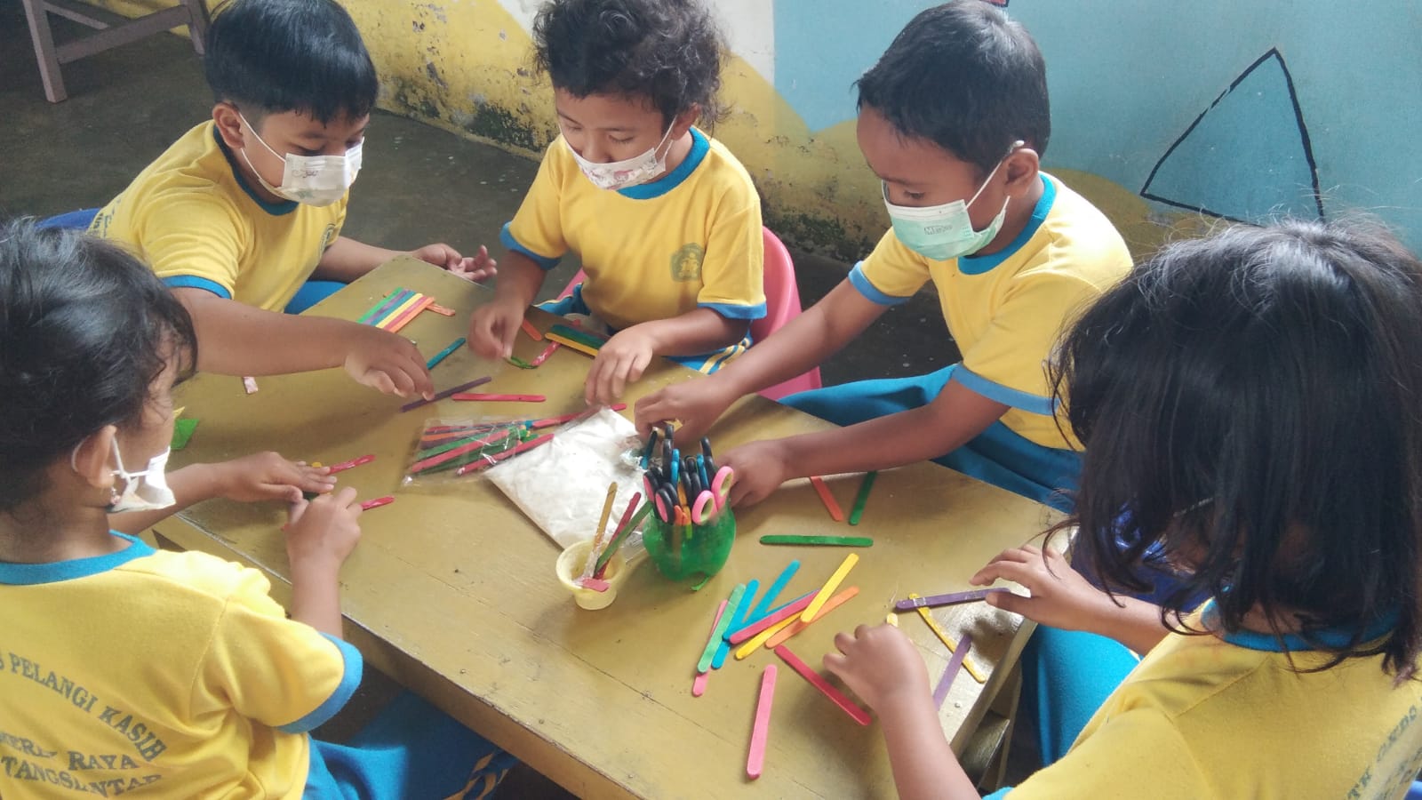 BEKERJA DENGAN  HATI  MELAYANI DENGAN KASIH