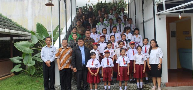 Pemberian Penghargaan ‘Best of the Best’ Kepada Siswa Berprestasi Yayasan Pendidikan GKPS